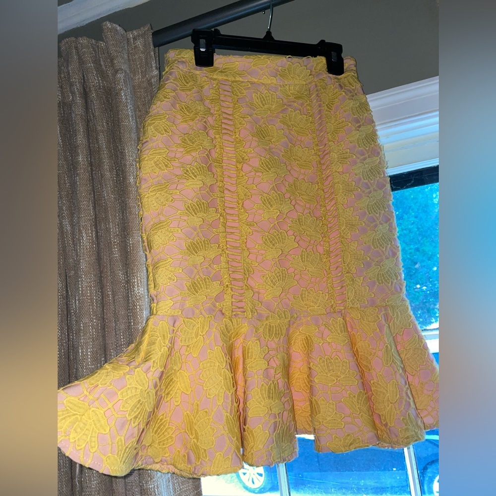 Gianni Bini: Pencil skirt   Color: Yellow & Tan   Size: XS